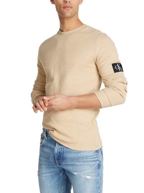 CALVIN KLEIN CK JEANS Long-sleeved waffle crew neck sweater pale khaki - T-shirt