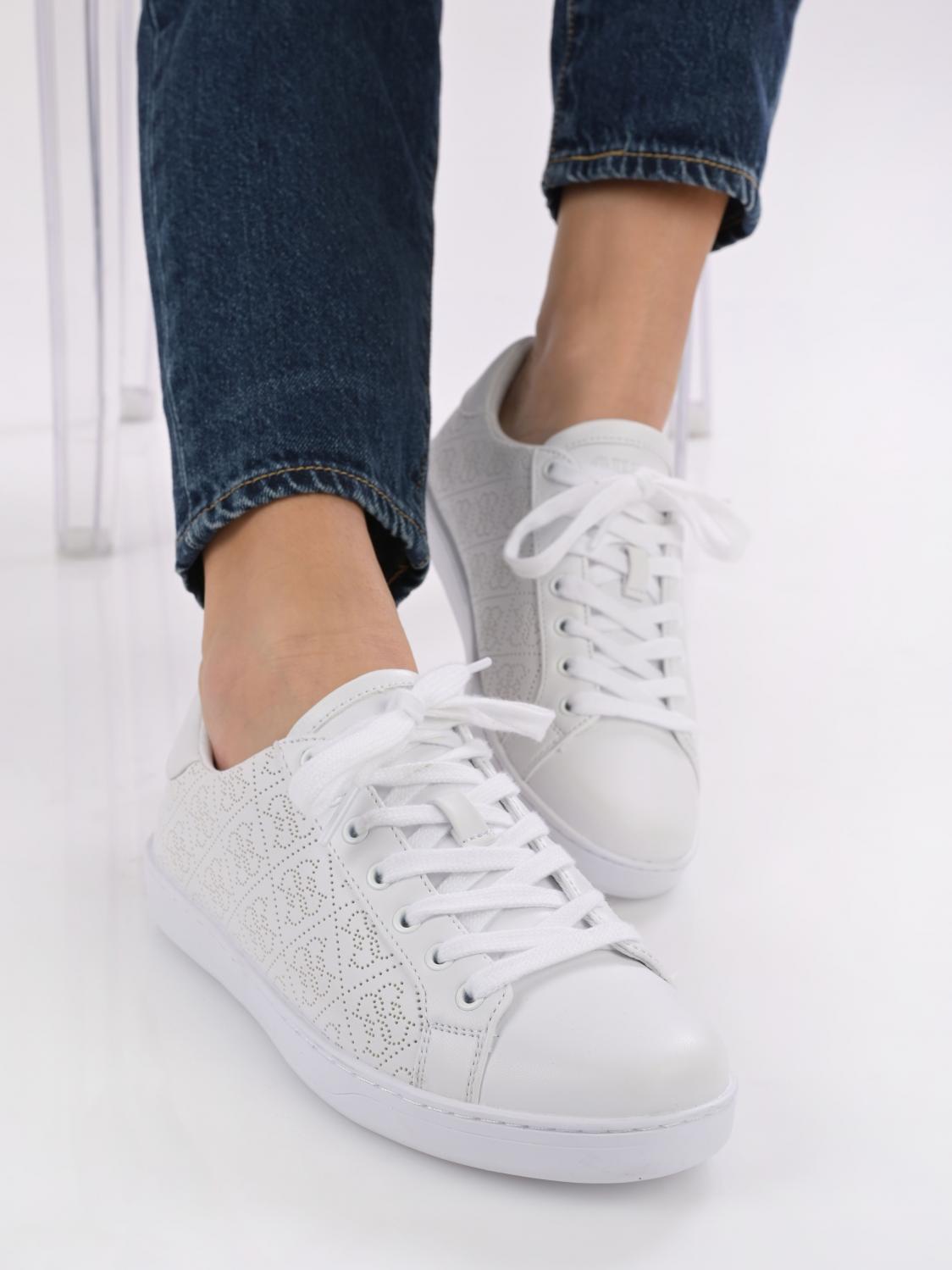 Guess Rosalia 8 Women s Sneakers White Buy At Outlet Prices
