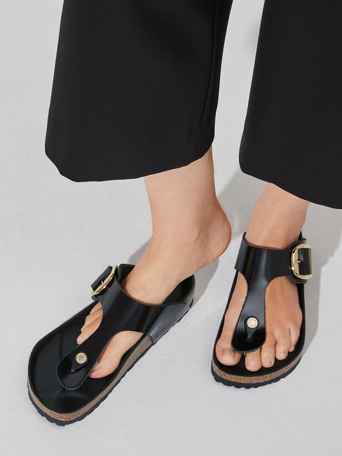 GIZEH BIG BUCKLE Flip flops in patent leather shine black - Women&rsquo;s shoes