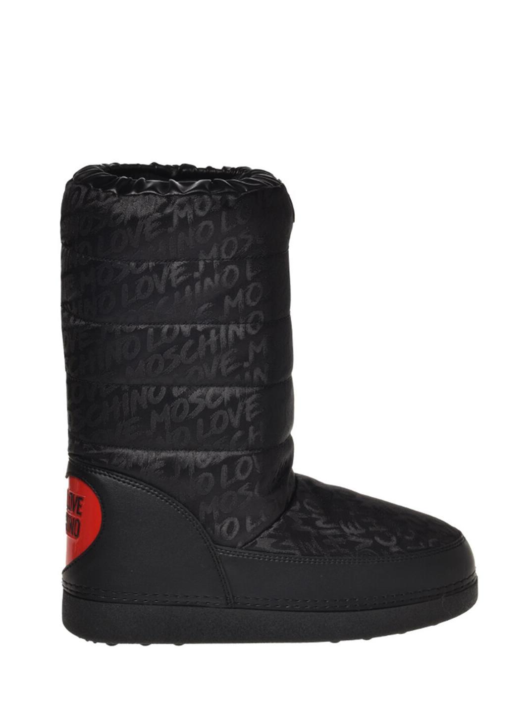 Moschino apres ski boots 2025