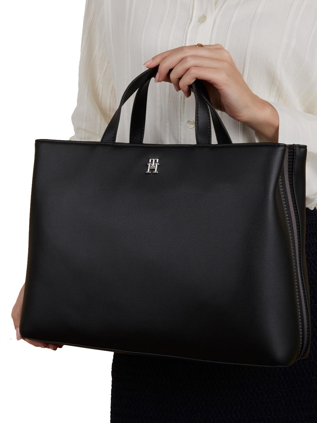 Tommy hilfiger hand sales bag