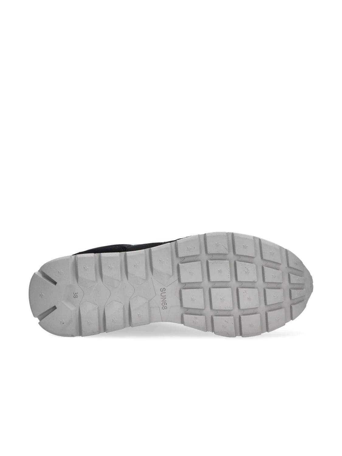 Silver hotsell sneaker go