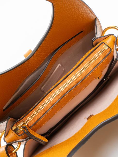 COSIMA Handbag in hammered leather paprika - Women’s Bags