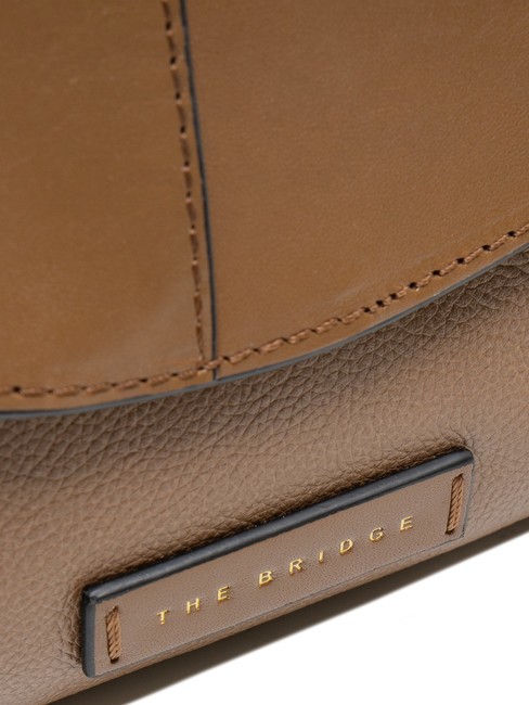 ELISABETTA Leather shoulder bag with flap oyster abb. gold - Women’s Bags