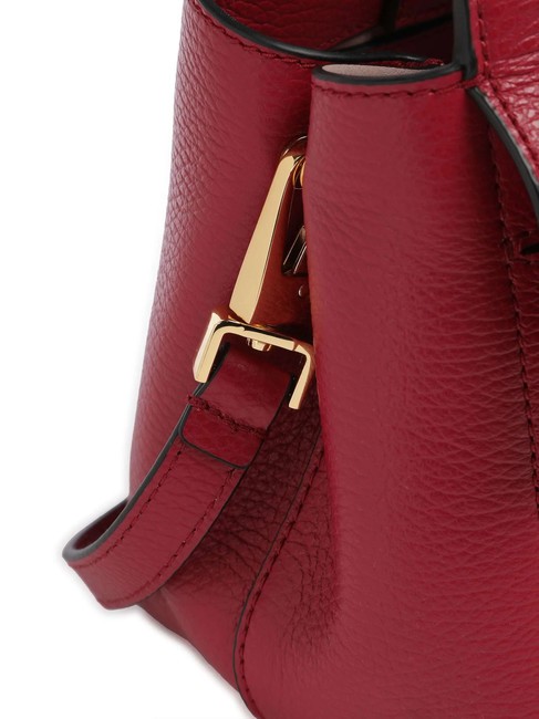 ARLETTIS Hammered leather handbag sangria - Women&rsquo;s Bags