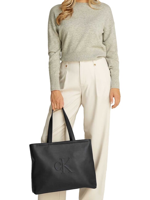 SCULPTED Slim Shoulder bag on black - Women’s Bags