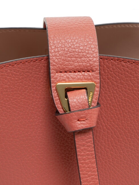 ALBA Hammered leather shoulder bag pot - Women’s Bags