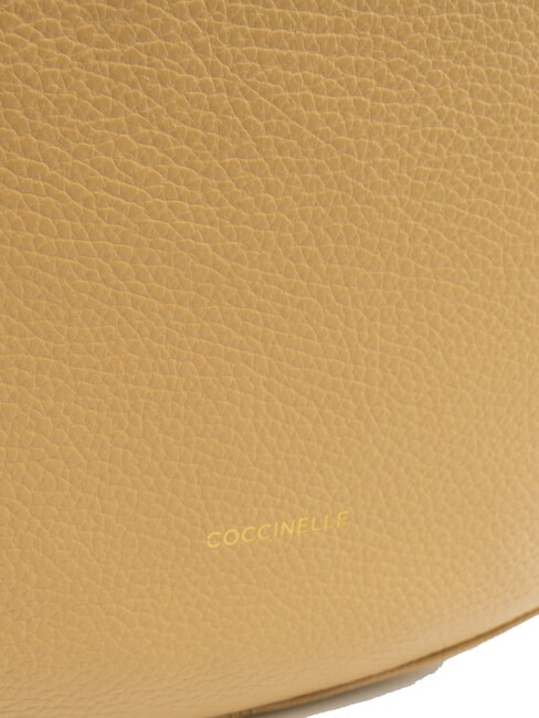 ALPHA Hammered leather shoulder bag fresh beige - Women&rsquo;s Bags