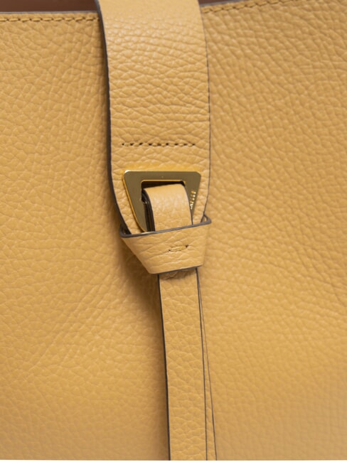 ALBA Hammered leather shoulder bag fresh beige - Women’s Bags