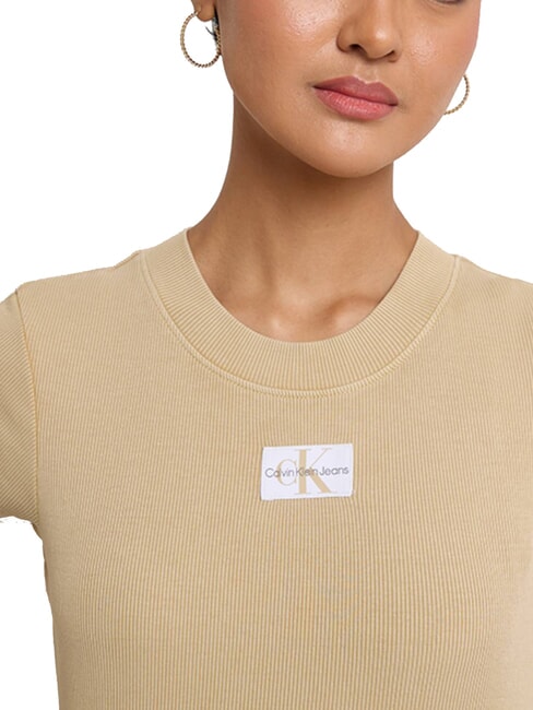 CK JEANS Short-sleeved cropped T-shirt pale khaki - T-shirt