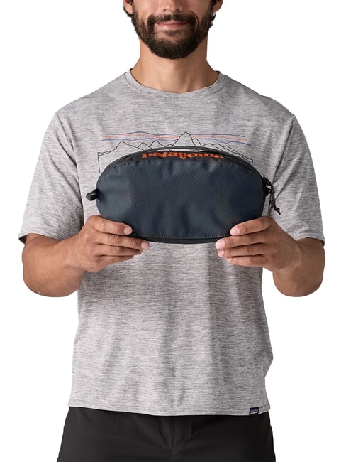 BLACK HOLE CUBE 3L travel beauty smolder blue with red amanita - Beauty Case