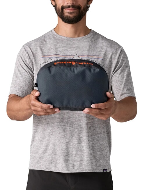 BLACK HOLE CUBE Travel beauty 6L smolder blue with red amanita - Beauty Case