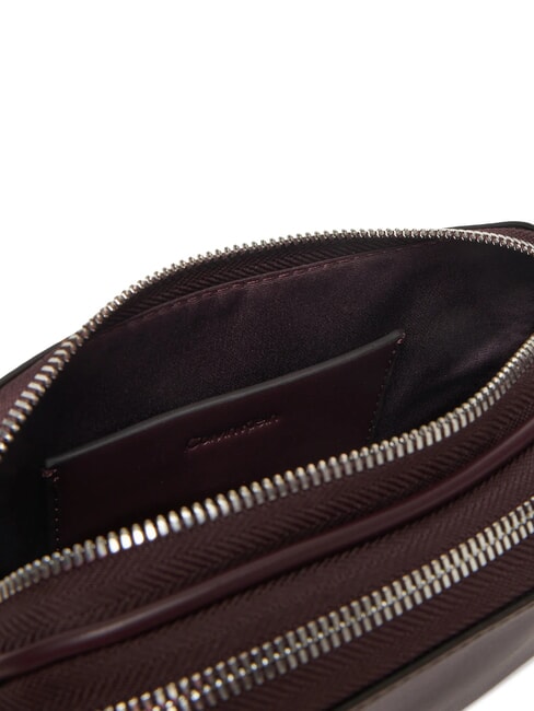 SIGNATURE LOGO STRAP Dual function camera case bag fudge - Women’s Bags