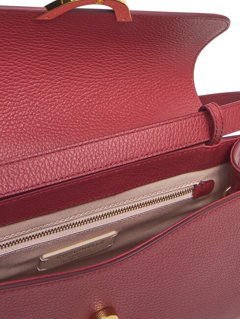 DEW Medium shoulder bag in hammered leather sangria - Women&rsquo;s Bags