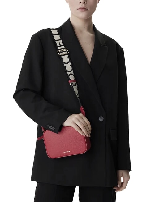 TEBE Shoulder bag in textured leather ruby - Women&rsquo;s Bags