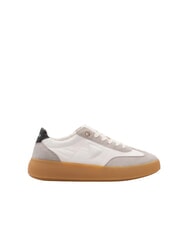 GUESS PARLET Sneakers - Women&rsquo;s shoes