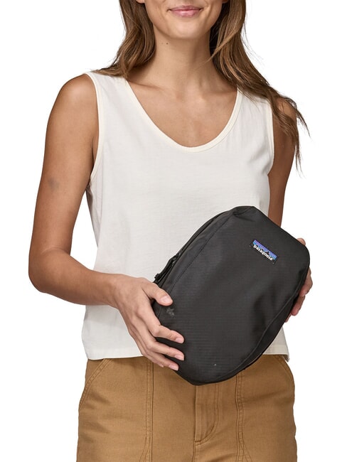 BLACK HOLE CUBE Travel beauty 6L black w/black - Beauty Case