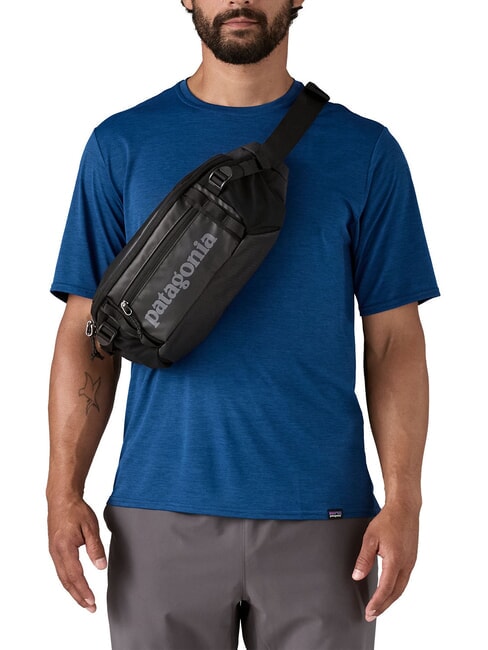 BLACK HOLE Pouch black w/black - Hip pouches