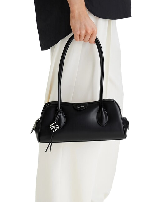 EMBOSSED LOGO BUSINE Shoulder bag on black - Women&rsquo;s Bags