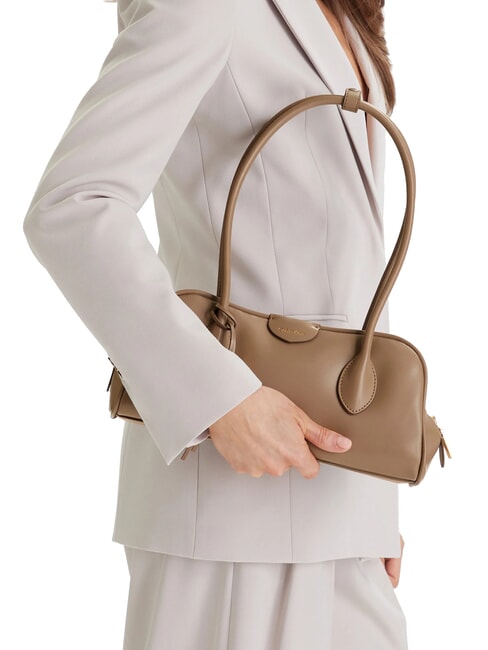 EMBOSSED LOGO BUSINE Shoulder bag desert taupe - Women&rsquo;s Bags