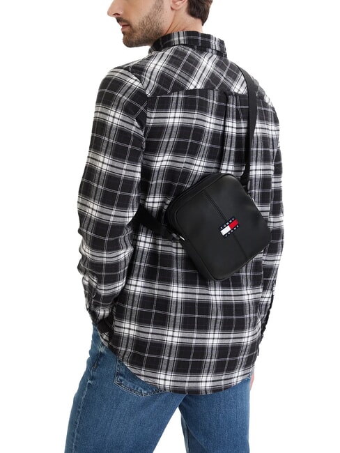 TJ ESS DAILY PU Shoulder bag black - Over-the-shoulder Bags for Men