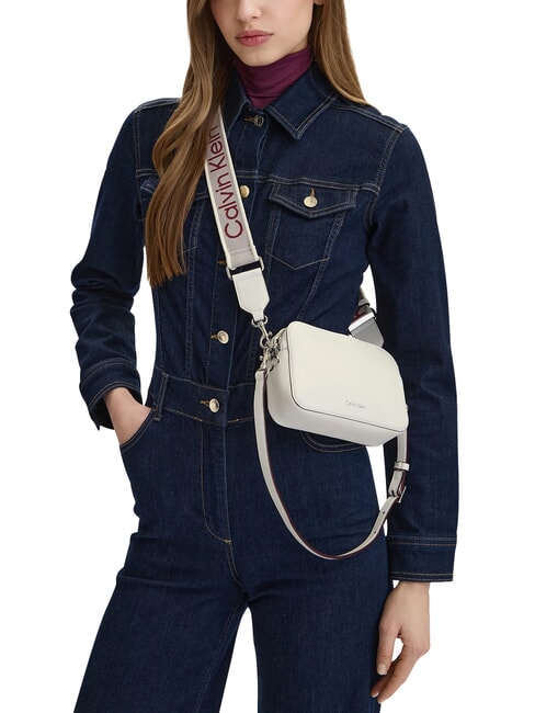 SIGNATURE LOGO STRAP Dual function camera case bag white alyssum - Women&rsquo;s Bags