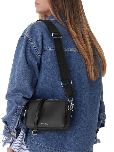 SIGNATURE LOGO STRAP Dual function camera case bag black / shiny nickel - Women&rsquo;s Bags