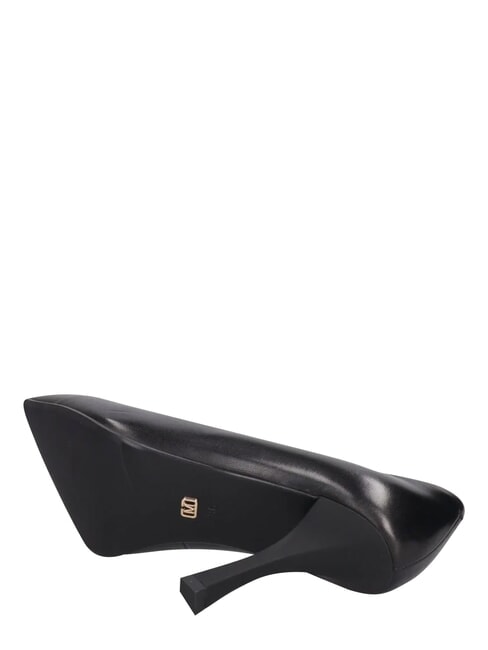ME25 9cm heel d&eacute;collet&eacute;, in leather black - Women&rsquo;s shoes
