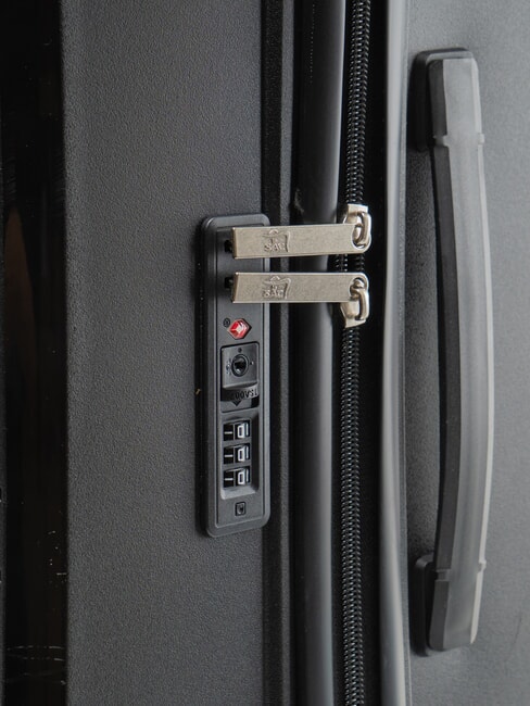 PEGASUS Medium Trolley black - Rigid Trolley Cases
