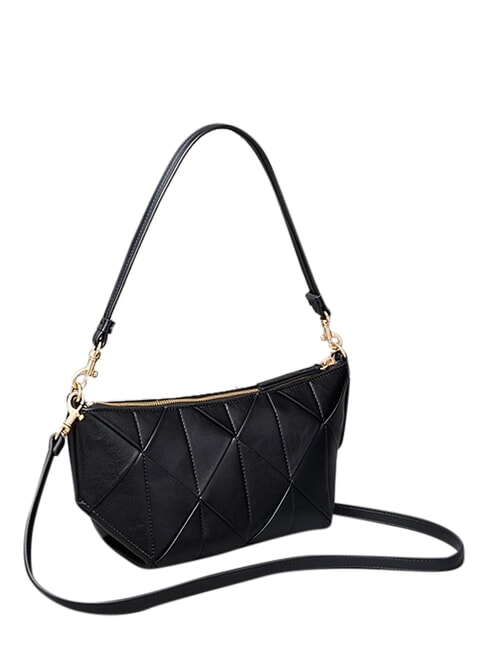 WOVEN Shoulder bag on black - Women&rsquo;s Bags