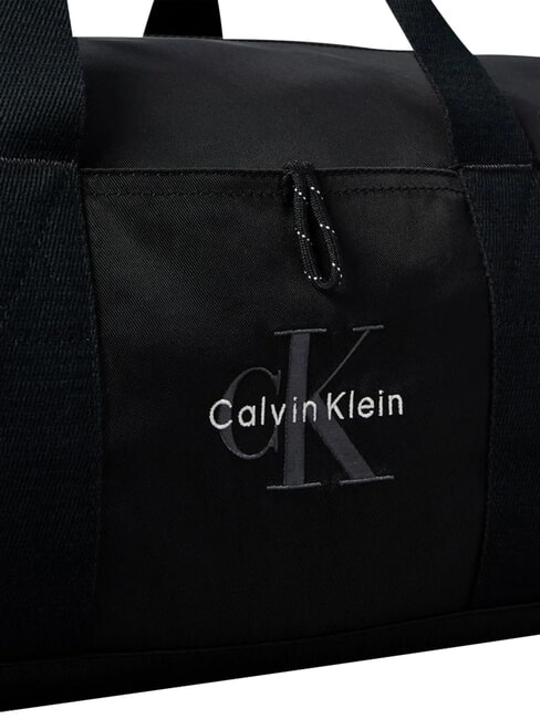 BOLD Duffel bag with shoulder strap on black - Duffle bags