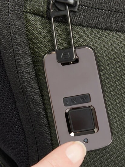 W145 One-shoulder backpack with 11" iPad holder GREEN - Backpacks & School and Leisure