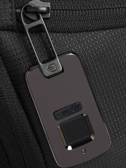 W145 One-shoulder backpack with 11" iPad holder Black - Backpacks & School and Leisure