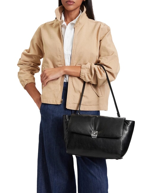 EMBLEM HW Shopping Bag on black - Women&rsquo;s Bags