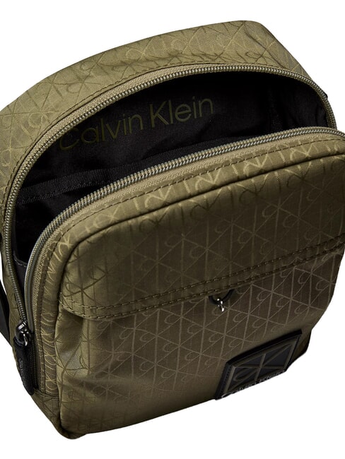 UTILITY EMBLEM Shoulder bag olive night - Over-the-shoulder Bags for Men