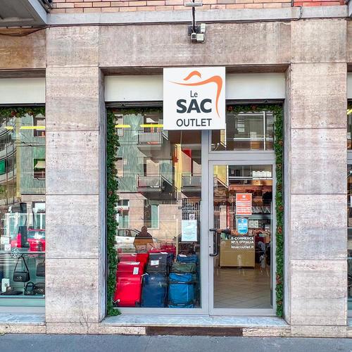 Vetrina Le Sac Outlet Via Brofferio 1 - Milano